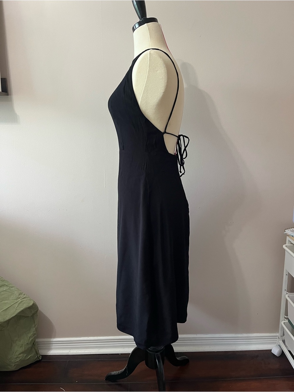 Wilfred Black Sleeveless Midi Dress